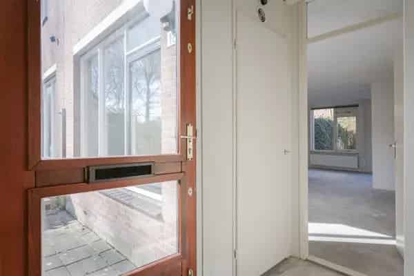 Huis te koop in Hoofddorp: 3 slaapkamers, nieuwe keuken en badkamer