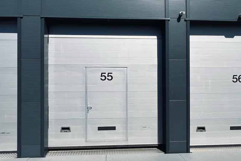 Megagaragebox te koop Hoofddorp 33m2  Bedrijven Particulieren