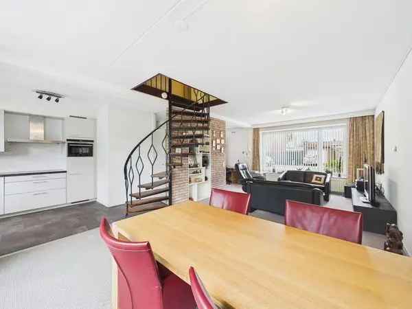 Ruime gezinswoning 4 slaapkamers garage tuin Noordpolder