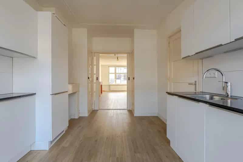 bovenwoning Oud Mathenesse 2 slaapkamers direct te betrekken