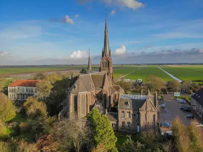 Historische Rooms Katholieke Kerk te Koop