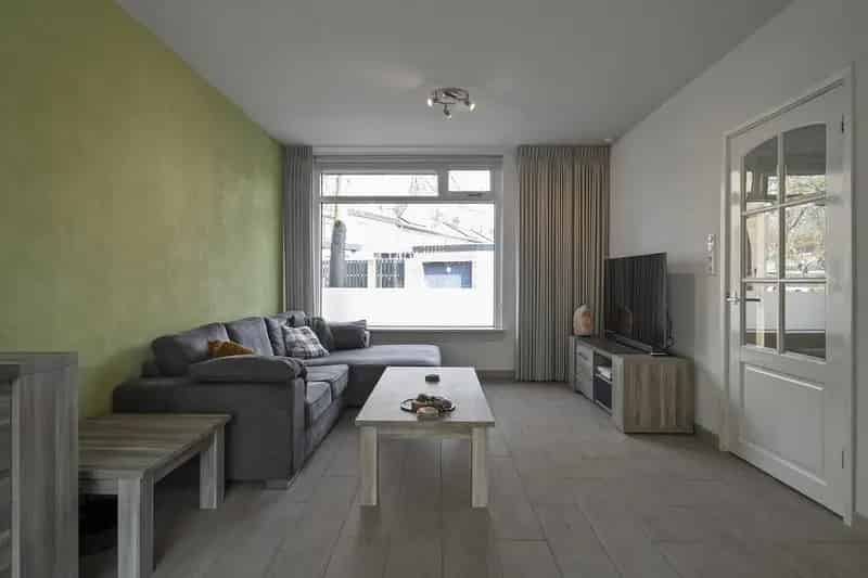 Uitgebouwde Tussenwoning Vogelbuurt Den Helder