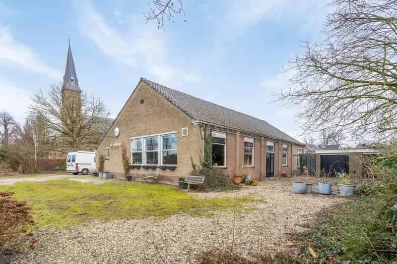 Multifunctioneel pand met bedrijfswoning te Lent