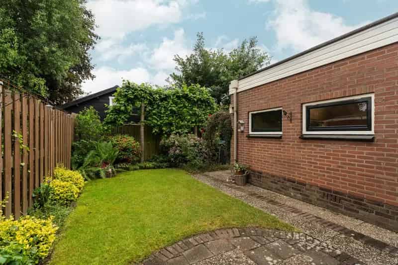 Te Koop: Ruime 4 Slaapkamers Twee Onder Een Kapwoning Zevenaar