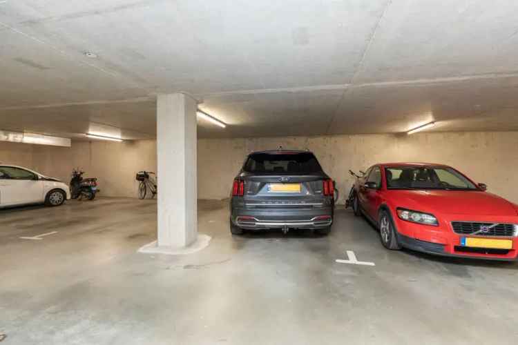 Appartement Rotterdam: Luxe Uitzicht Skyline Gemeubileerd Parkeerplaats