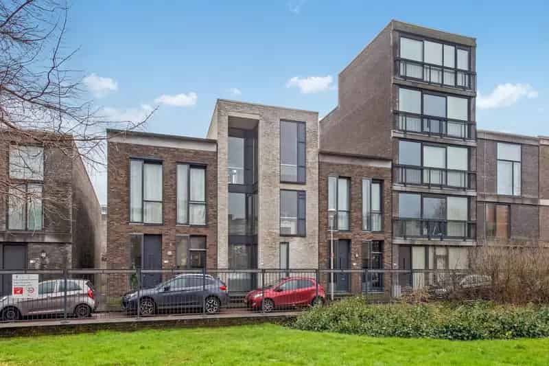 Huis te koop Den Haag Ypenburg: 5 kamer herenhuis 128m²