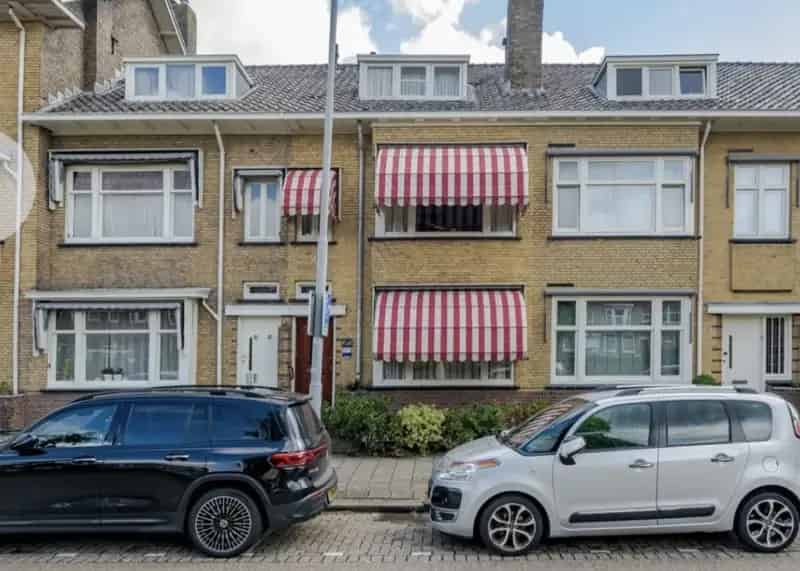 Riant herenhuis 3 slaapkamers 2 garages Singel