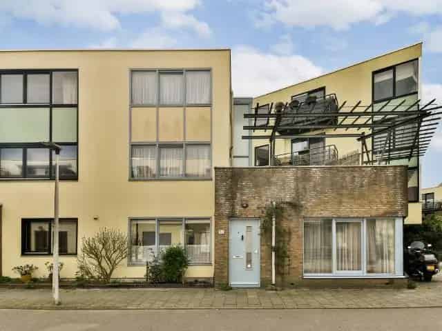 4 Slaapkamers Eengezinswoning Stevenshof Leiden