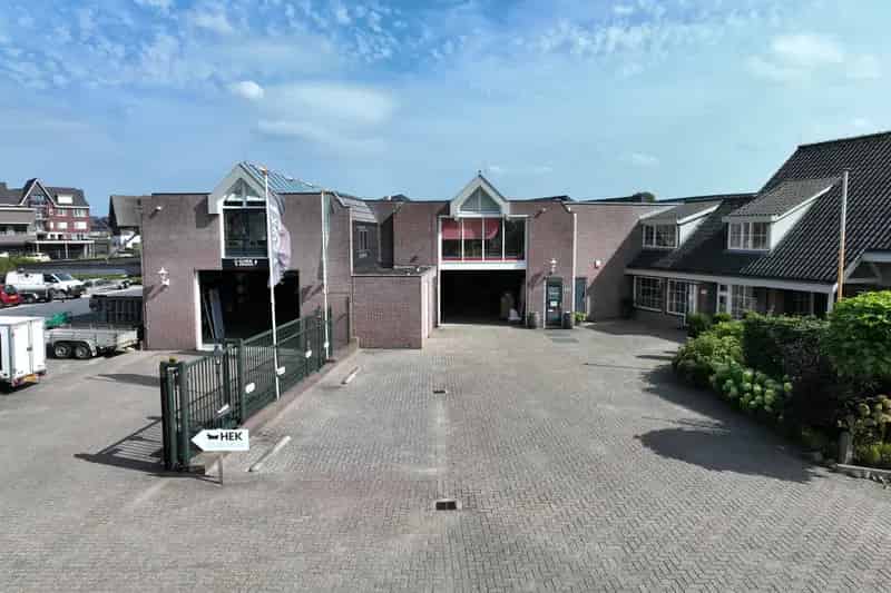 Bedrijfshal te huur Woudenberg 1626m² Showroom Kantoor
