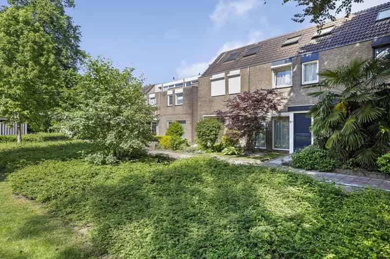 Ruime gezinswoning Veldhoven 4 slaapkamers moderne badkamer grote carport