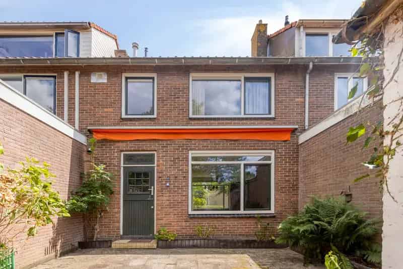Huis te koop Rhoon: starterswoning met tuin