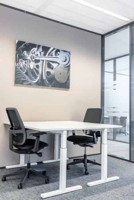 Privékantoor 1-2 Personen 8m2 plus 50m2 Gedeelde Ruimte