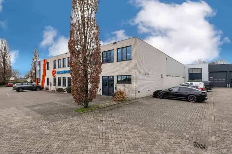 Bedrijfsunit te huur Berlicum 96m² N279