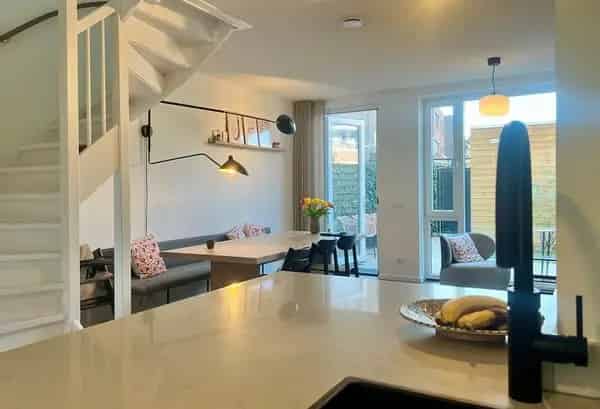 Moderne Hoekwoning Maastricht 3 slaapkamers Gasloos 1 jaar huur