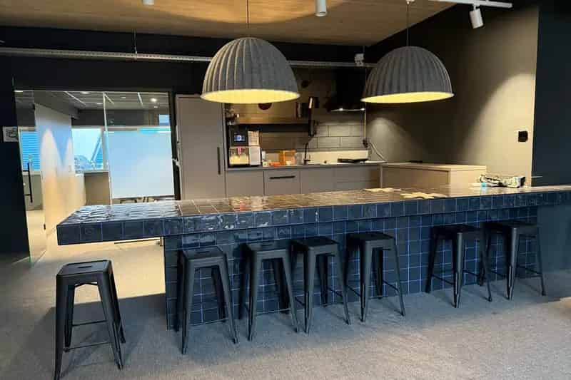 Kantoorruimte te huur Groningen De Eemspoort 305.5m2