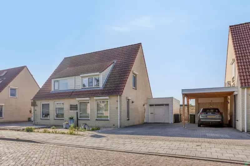 4 Slaapkamers 2 Onder 1 Kapwoning Aardenburg