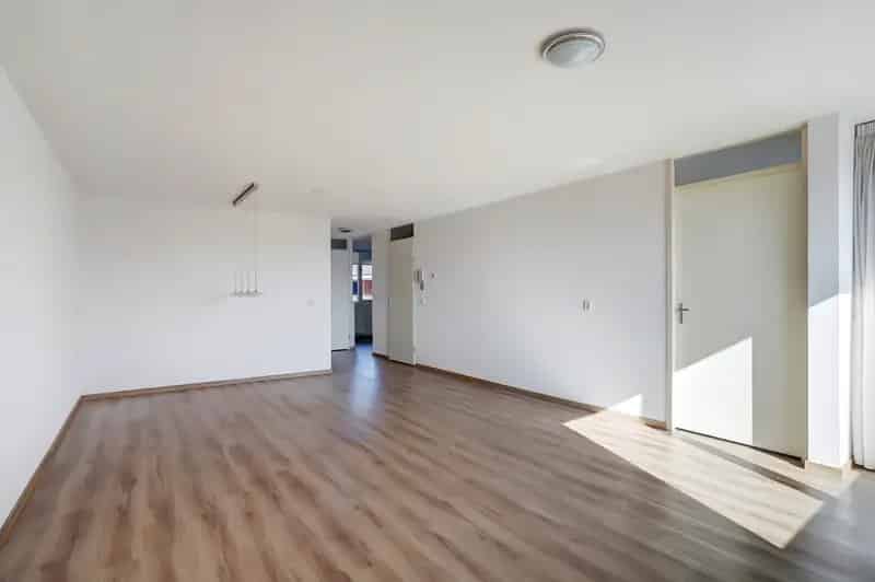 Centrum appartement met berging, balkon en modern interieur
