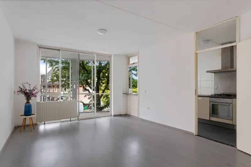 Centrum appartement 3 kamers serre balkon  direct beschikbaar