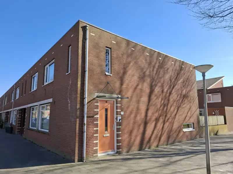 3 Slaapkamers Ruime Eengezinswoning Hoogvliet Nabij Voorzieningen