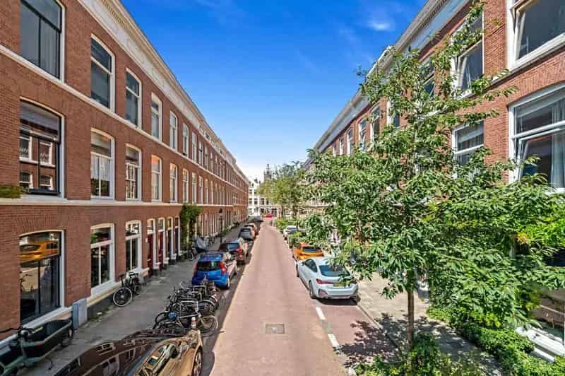 Parterrewoning Zeeheldenkwartier 115m2 2 slaapkamers tuin