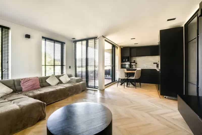 3 Kamer Appartement Amsterdam Nieuw West Gerenoveerd 80m2