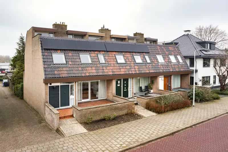 Huis te koop Berkel en Rodenrijs Ruime Hoekwoning 178m2 Garage Kelder 102m2