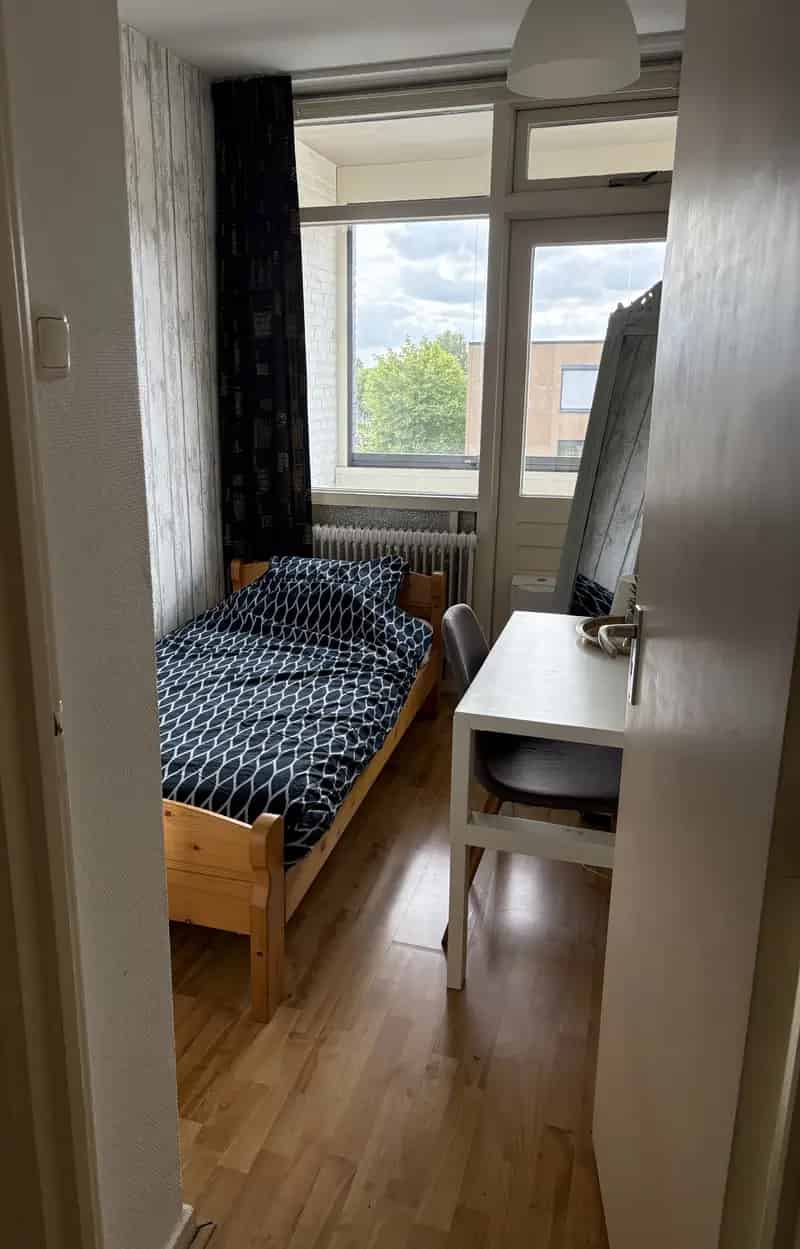 Twee Kamer Appartement Nabij Station en Centrum