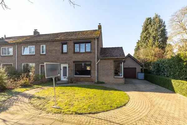 Hoekwoning 4 slaapkamers De Kluis ruime tuin garage