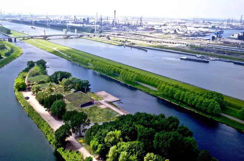 Kantoorruimte Spijkenisse: Groen, Modern en Flexibel