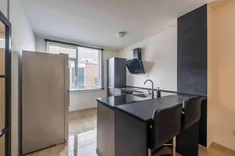 Ruime 5 Kamer Eengezinswoning Oostzaan 4 Slaapkamers Tuin Oprit