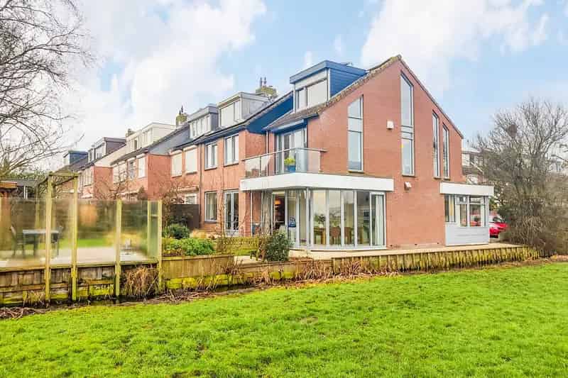 Huis te koop Vijfhuizen 7 slaapkamers grote tuin