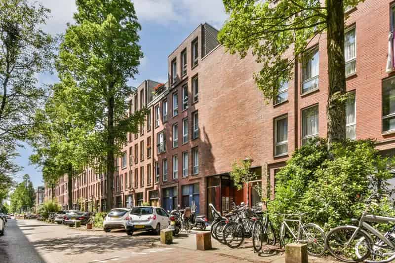 Sfeervol 3-kamer appartement Amsterdam Oost 87m²
