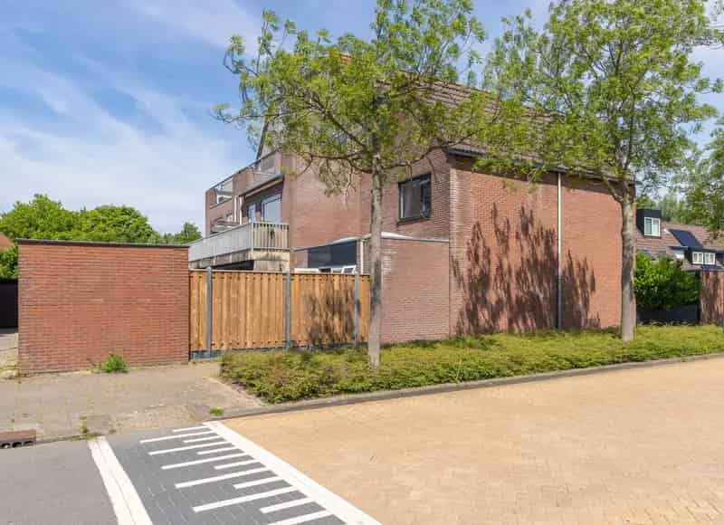 Ruime Eindwoning Hoofddorp 5 slaapkamers 2 badkamers Zuidwesten tuin