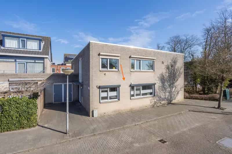 Gerenoveerd 3-kamerappartement Berkel en Rodenrijs