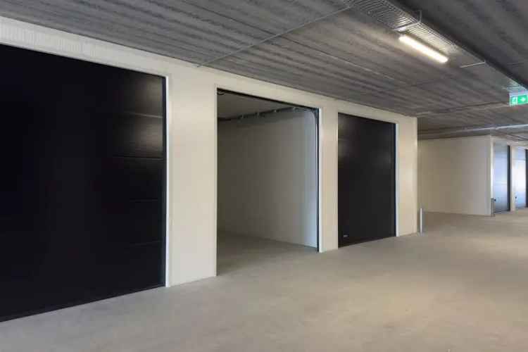 Garagebox Berkel en Rodenrijs | Zoek garageboxen te huur: Industrieweg 69-56 2651 BC Berkel en Rodenrijs [funda in business]