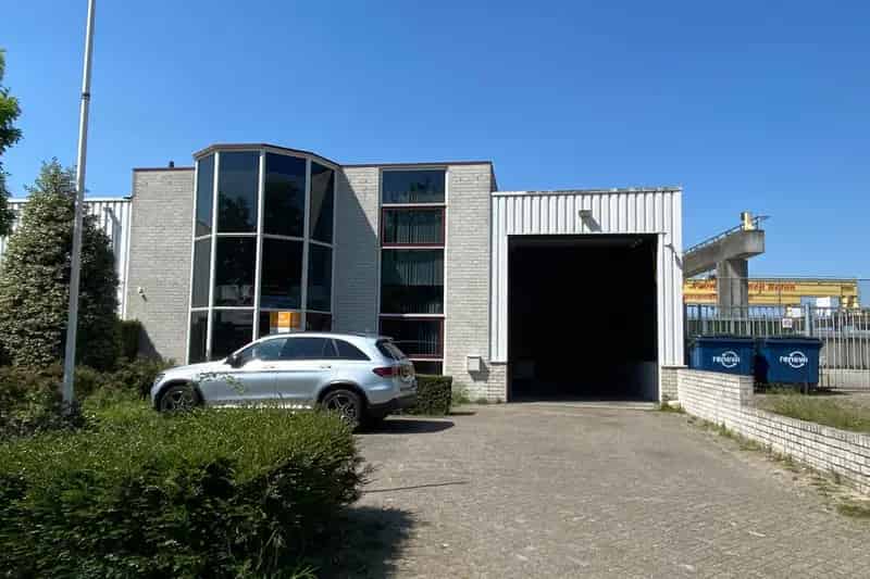 Bedrijfshal te huur Oosterhout 385m²