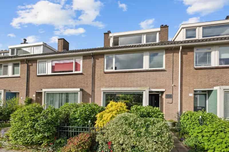 5 Kamer Huis te koop Rijswijk Ruime Slaapkamers Tuin