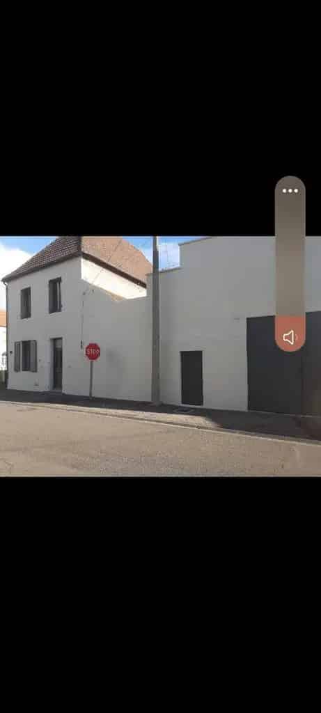 Huis met garage en bedrijfsruimtes te koop Frankrijk