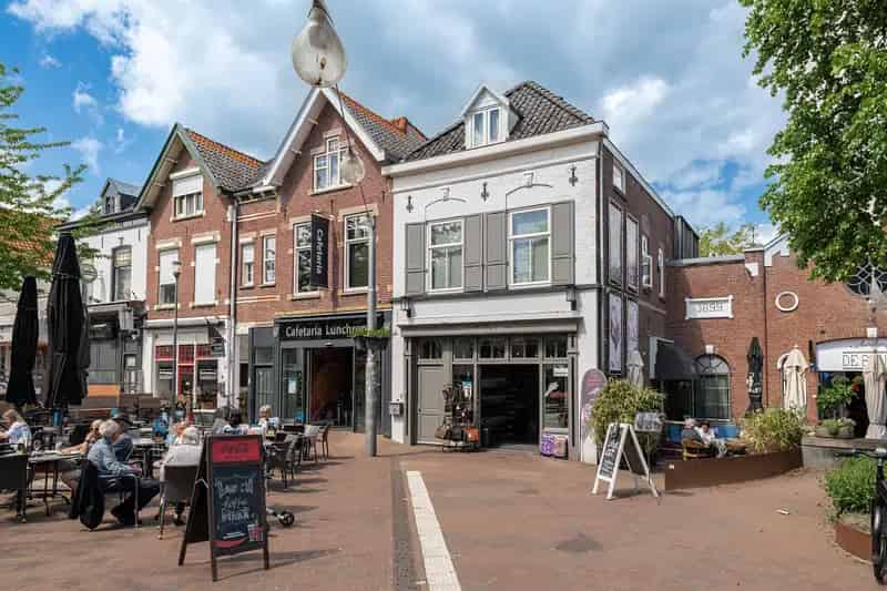 Belegging Geldermalsen: Winkel en Appartementen Marktplein