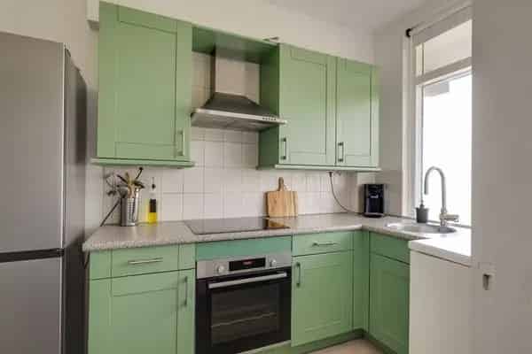 Instapklaar Appartement 3 Slaapkamers nabij Winkelcentrum