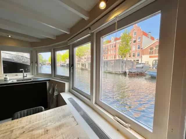 Woonboot Amsterdam 72m2 4 Kamers