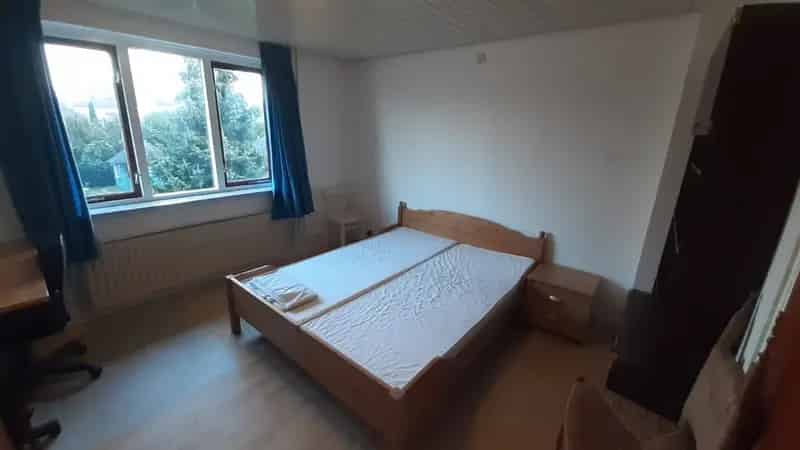 Kamer te huur Vlijmen voor studente tot 1 augustus