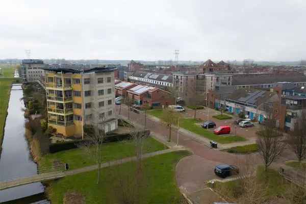 Hoekwoning met Kantoor Ruimte 2 Badkamers Dakterras 40 Zonnepanelen