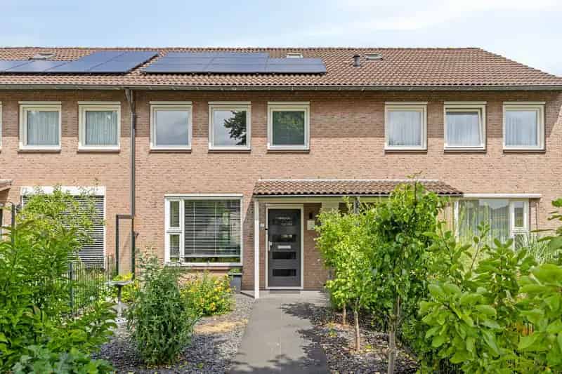 Huis te koop Oss Hoefstraat 13: 4 slaapkamers, tuin, moderne keuken