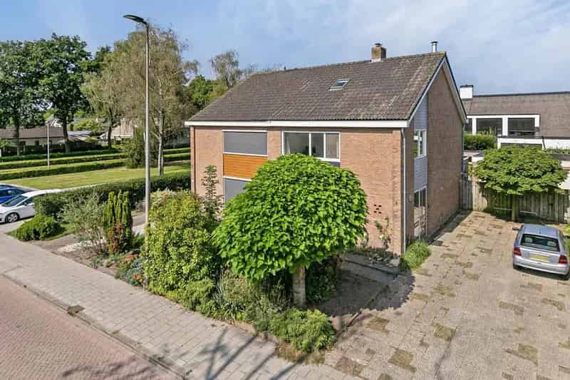 Ruime 6 Slaapkamer Familiewoning Etten Leur