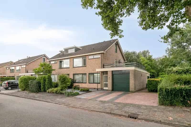 Huis te koop: Weegbreestraat 36 2153 EC Nieuw-Vennep | Funda