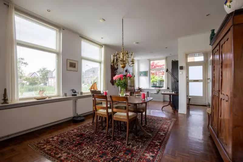 Huis te koop Aalsmeer: Karakteristieke woning aan het water