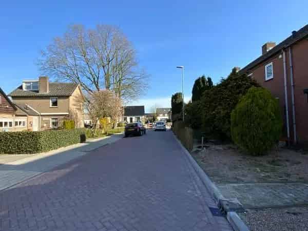 Hoekwoning 3 slaapkamers tuin berging parkeerplaats