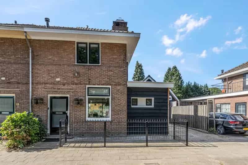 Huis te koop Ede: Instapklaar met grote schuur en duurzame features