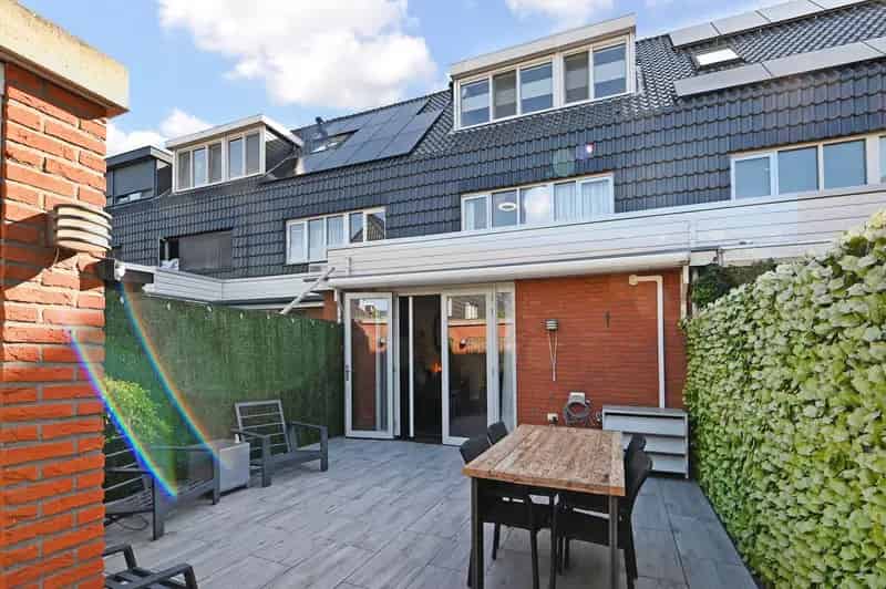 Royale gezinswoning te koop in Vreelande